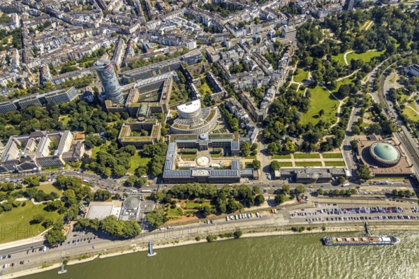 Aerial view, Ehrenhof with art museum, Kunstpalast and North Rhine-Westphalia-Forum as well as semicircular Ministry of Environment, Agriculture, Nature and Consumer Protection of North Rhine-Westphalia in the district Pempelfort in Düsseldorf, Rhineland, North Rhine-Westphalia, Germany, authority, DE, Düsseldorf, Ergo Tower, Europe, aerial view, aerial photography, aerial photography, museum, overview, bird's-eye view, birds-eyes view, overview