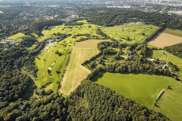 Aerial view, golf course Düsseldorf-Grafenberg in the district Ludenberg in Düsseldorf, Rhineland, North Rhine-Westphalia, Germany, DE, Düsseldorf, Europe, golf, golf course, golf club, golf course, golf meadow, aerial view, aerial photography, aerial photography, sports, overview, birds-eyes view, overview