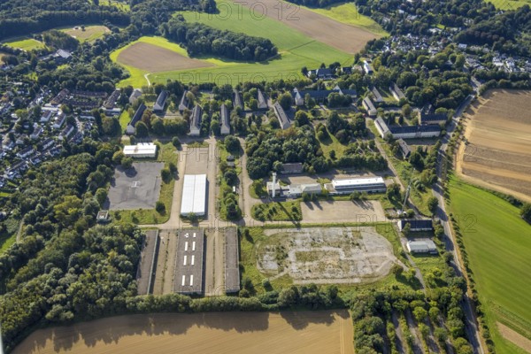 Aerial view, Bundeswehr mobilisation base Düsseldorf formerly Bergische Kaserne in the district Hubbelrath in Düsseldorf, Rhineland, North Rhine-Westphalia, Germany, DE, Düsseldorf, Europe, aerial view, aerial photography, aerial photography, overview, bird's-eye view, overview