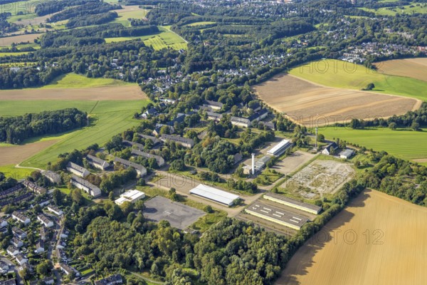Aerial view, Bundeswehr mobilisation base Düsseldorf formerly Bergische Kaserne in the district Hubbelrath in Düsseldorf, Rhineland, North Rhine-Westphalia, Germany, DE, Düsseldorf, Europe, aerial view, aerial photography, aerial photography, overview, bird's-eye view, overview