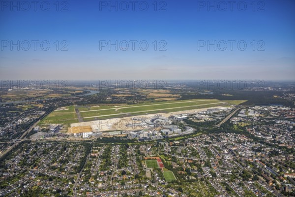 Aerial photograph, Düsseldorf Airport in the Lohausen district of Düsseldorf, Rhineland, North Rhine-Westphalia, Germany, terminal building, DE, Düsseldorf, Düsseldorf Airport, reception building, Europe, flight emission, airport, aircraft noise, airfield, aeroplane, aerial photograph, aerial photography, aerial photography, overview, bird's-eye view, bird's-eye view, overview