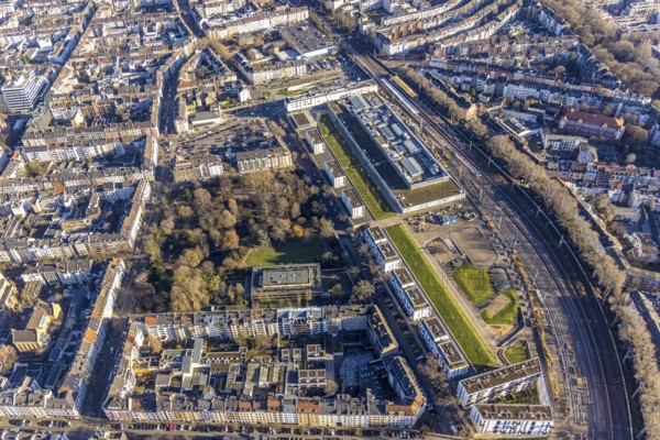Aerial view, Düsseldorf Arcaden shopping centre and Florapark municipal park in the Unterbilk district of Düsseldorf, Rhineland, North Rhine-Westphalia, Germany, DE, Düsseldorf, shopping centre, shopping mall, shopping mile, shopping square, adventure centre, Europe, aerial view, aerial photography, aerial photography, park, shopping, shopping, shopping centre, overview, bird's-eye view, woodland, birds-eyes view, overview