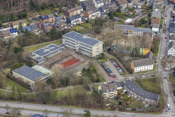 Aerial photo, Schule an der Bergmannsglückstraße und Schillerschule, Bottrop, Ruhr area, North Rhine-Westphalia, Germany, education, educational institution, DE, Europe, educational institute, aerial photo, aerial photography, aerial photography, photovoltaics, photovoltaic system, school, solar, solar system, solar energy, solar energy, overview, bird's-eye view, birds-eyes view, overview