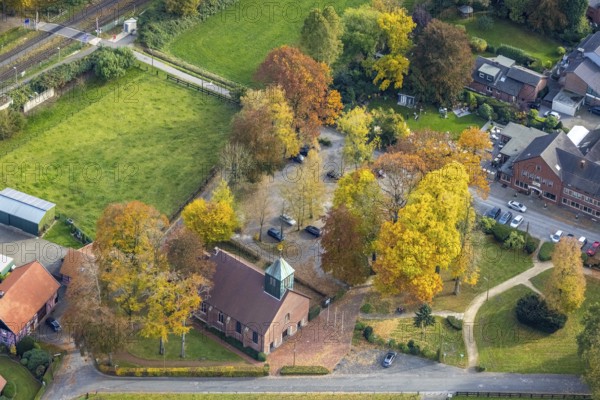 Aerial view, St. Mary's Assumption Church and Berger Inn at Beck Castle in the Kirchhellen-Nord-Ost district of Bottrop, Ruhr area, North Rhine-Westphalia, Germany, Bottrop, DE, Europe, aerial view, aerial photography, aerial photography, overview, bird's-eye view, overview