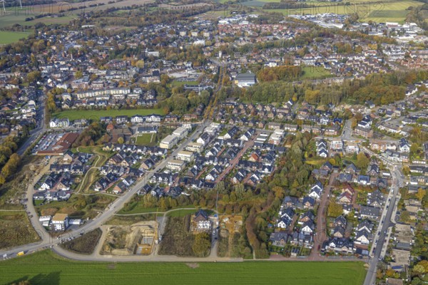 Aerial view, new development area Schultenkamp, Kirchhellener Ring in the district Kirchhellen in Bottrop, Ruhr area, North Rhine-Westphalia, Germany, construction work, construction area, building site, building plots, construction project, construction site, Bottrop, DE, single-family houses, development, Europe, property tax, Hackfurthstraße, high-rise buildings, real estate, capacity requirements, agricultural business, aerial view, aerial photography, aerial photography, apartment buildings, apartment blocks, local supply centre, new build, Schultenkamp, overview, bird's-eye view, housing estate, housing and living, residential area, residential buildings, housing quality, residential district, housing estate, birds-eyes view, overview