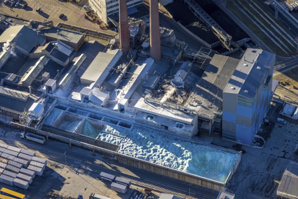 Aerial view, factory premises of Henkel AG in the Holthausen district of Düsseldorf, Rhineland, North Rhine-Westphalia, Germany, DE, Düsseldorf, Europe, commercial enterprises, commercial area, commercial area, commercial location, commercial use, industrial area, industrial building, industrial location, aerial photograph, aerial photography, aerial photography, overview, bird's-eye view, overview