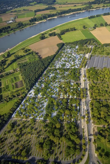 Aerial view, Caravan Center Campingplatz am Messeparkplatz im Stadtteil Stockum in Düsseldorf, Rhineland, North Rhine-Westphalia, Germany, Camping, Campinganlage, Campingmobil, Campingplatz, DE, Düsseldorf, Europe, shapes and colours, leisure, hobby, aerial photography, aerial photography, aerial photography, overview, bird's-eye view, motorhome, birds-eyes view, overview
