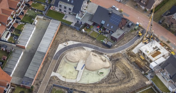 Aerial view, construction site for children's playground, residential area Tappenhof, Hellenstraße and Theo-Kleppe-Weg, Bottrop-Kirchhellen, Ruhr area, North Rhine-Westphalia, Germany, construction work, construction area, building site, building plots, construction project, construction site, DE, Europe, property tax, real estate, aerial view, aerial photography, aerial photography, new construction, playground, overview, bird's-eye view, residential area, residential area, residential buildings, residential quality, residential neighbourhood, housing estate, birds-eyes view, overview