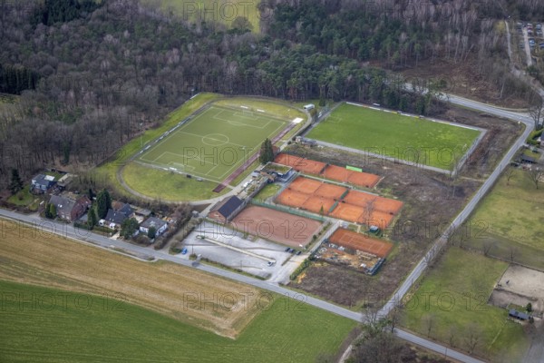 Aerial view, sports facility VfL Grafenwald, Sensenfeld, Bottrop-Kirchhellen, Ruhr area, North Rhine-Westphalia, Germany, DE, Europe, football pitch, football stadium, football club, aerial view, aerial photography, aerial photography, sports facilities, sports field, sports facility, stadium, tennis, tennis facility, tennis courts, overview, bird's-eye view, overview