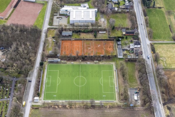 Aerial view, district sports facility Kirchhellen, sports field VfB Kirchhellen 1920 e.V., Bottrop-Kirchhellen, Ruhr area, North Rhine-Westphalia, Germany, DE, Europe, football pitch, football stadium, football club, aerial view, aerial photography, aerial photography, sports, sports facilities, sports field, sports facility, stadium, tennis, tennis facility, tennis courts, overview, bird's eye view, birds-eyes view, overview