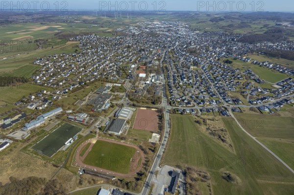 Aerial view, local view, sports field Carl-Diem-Weg, SV 1920 Brilon e.V., stadium Zur Jakobuslinde, Brilon, Sauerland, North Rhine-Westphalia, Germany, education, educational institution, DE, Europe, distant view, grammar school, grammar school Petrinum Brilon, teaching institute, aerial view, aerial photography, aerial photography, school, sports facility, overview, bird's-eye view, overview