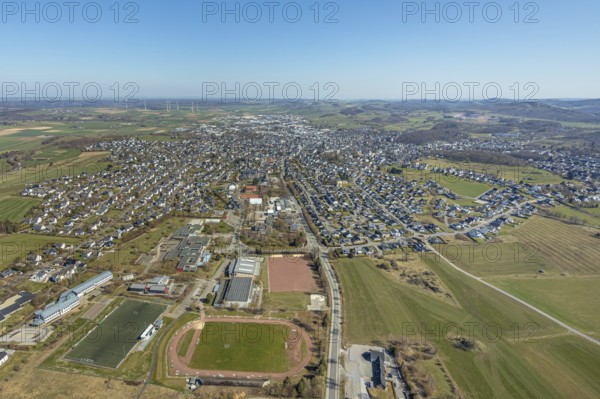 Aerial view, local view, sports field Carl-Diem-Weg, SV 1920 Brilon e.V., stadium Zur Jakobuslinde, Brilon, Sauerland, North Rhine-Westphalia, Germany, education, educational institution, DE, Europe, distant view, grammar school, grammar school Petrinum Brilon, teaching institute, aerial view, aerial photography, aerial photography, school, sports facility, overview, bird's-eye view, overview
