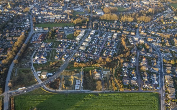 Aerial view, residential area Pastor-Dahlmann-Straße and Kirchhellener Ring with construction site at Pater-Gahlen-Straße in the district Kirchhellen in Bottrop, Ruhr area, North Rhine-Westphalia, Germany, construction work, construction area, building site, building plots, construction project, construction site, Bottrop, DE, Europe, property tax, real estate, aerial view, aerial photography, aerial photography, new building, overview, bird's-eye view, residential estate, living and living, residential area, residential buildings, residential quality, residential neighbourhood, housing estate, birds-eyes view, overview