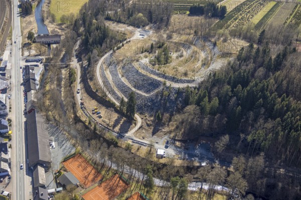 Aerial photo, slate mine Nuttlar, visitor mine slate mine Nuttlar, slag heap former Ostwig mine, Nuttlar, Bestwig, Sauerland, North Rhine-Westphalia, Germany, DE, Europe, slag heap, aerial photo, aerial photography, aerial photography, overview, bird's eye view, birds-eyes view, historical slate mine, overview