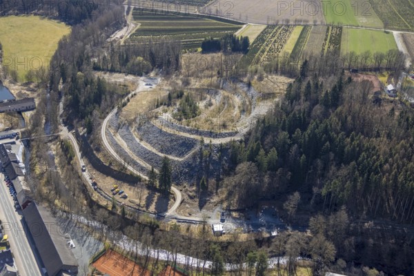 Aerial photo, slate mine Nuttlar, visitor mine slate mine Nuttlar, slag heap former Ostwig mine, Nuttlar, Bestwig, Sauerland, North Rhine-Westphalia, Germany, DE, Europe, slag heap, aerial photo, aerial photography, aerial photography, overview, bird's eye view, birds-eyes view, historical slate mine, overview