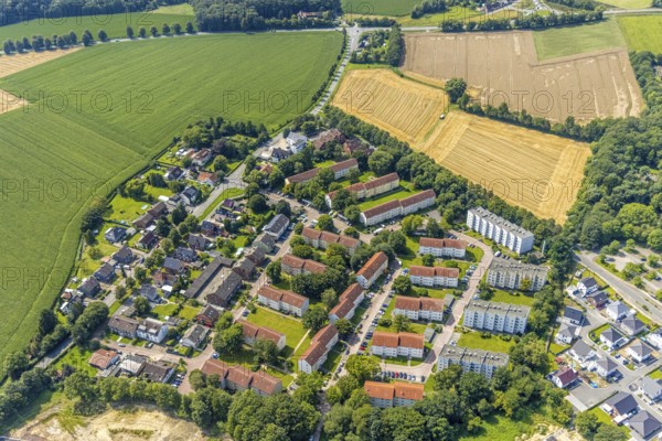 Aerial view, housing estate with apartment buildings on Königsberger Straße and Breslauer Straße in Weddinghofen, Bergkamen, Ruhr area, North Rhine-Westphalia, Germany, DE, Europe, property tax, real estate, aerial view, aerial photography, aerial photography, apartment buildings, overview, bird's-eye view, housing estate, housing and living, residential area, residential buildings, quality of living, residential neighbourhood, housing estate, birds-eyes view, overview