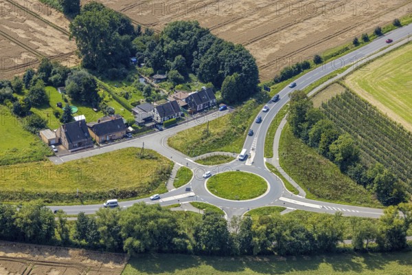 Aerial view, new roundabout for the development of the L821n road at Lünener Straße in Oberaden, Bergkamen, Ruhr area, North Rhine-Westphalia, Germany, DE, Europe, roundabout, roundabout, aerial photograph, aerial photography, aerial photography, overview, bird's-eye view, overview