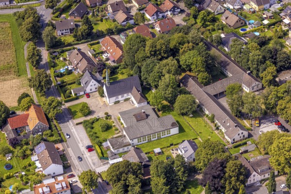 Aerial view, Church of the Resurrection and Martin Luther House in Weddinghofen, Bergkamen, Ruhr area, North Rhine-Westphalia, Germany, place of worship, DE, Europe, religious community, place of worship, holy place, church, parish, denomination, aerial photograph, aerial photography, aerial photography, religion, religious site, overview, bird's-eye view, birds-eyes view, overview