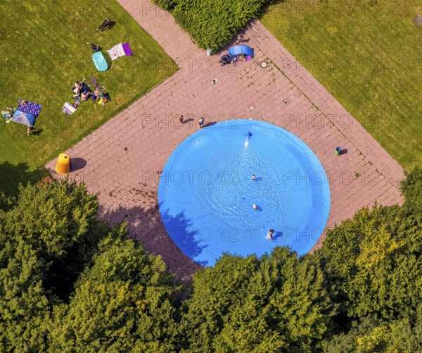 Aerial view, outdoor pool and wave pool Weddinghofen, paddling pool, children's pool, in the leisure centre Im Häupen in Weddinghofen in Bergkamen, Ruhr area, North Rhine-Westphalia, Germany, bathing establishment, bathing resort, bathing fun, Bergkamen, DE, Europe, outdoor pool, leisure facility, leisure pool, leisure activities, aerial view, aerial photography, aerial photography, swimming pool, swimming pool, overview, bird's-eye view, overview