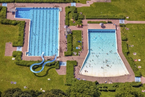 Aerial view, outdoor pool and wave pool Weddinghofen in the leisure centre Im Häupen in Weddinghofen in Bergkamen, Ruhr area, North Rhine-Westphalia, Germany, bathing establishment, bathing resort, bathing fun, Bergkamen, DE, Europe, outdoor pool, leisure facility, leisure pool, leisure activities, aerial view, aerial photography, aerial photography, swimming pool, swimming pool, overview, bird's eye view, water slide, birds-eyes view, overview