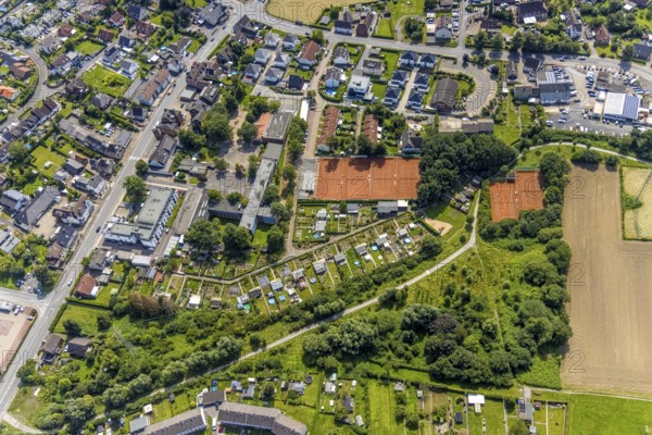 Aerial photo, Jahnschule, Bergkamen fire brigade - Oberaden unit and SUS Oberaden tennis centre in Oberaden, Bergkamen, Ruhr area, North Rhine-Westphalia, Germany, education, educational institution, fire fighters, fire protection, fire watch, DE, Europe, fire station, fire brigade, teaching institute, aerial photo, aerial photography, aerial photography, rescue station, school, sport, tennis, tennis facility, tennis courts, tennis club, overview, bird's eye view, bird's eye view, overview