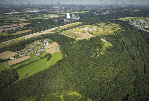 Aerial view, Großes Holz spoil tip with Adener Höhe and Bergkamen mine in Weddinghofen, Bergkamen, Ruhr area, North Rhine-Westphalia, Germany, spoil tip, DE, Europe, power station, landscape construction, light column, aerial photograph, aerial photography, aerial photography, sight, coal-fired power station, overview, bird's-eye view, overview