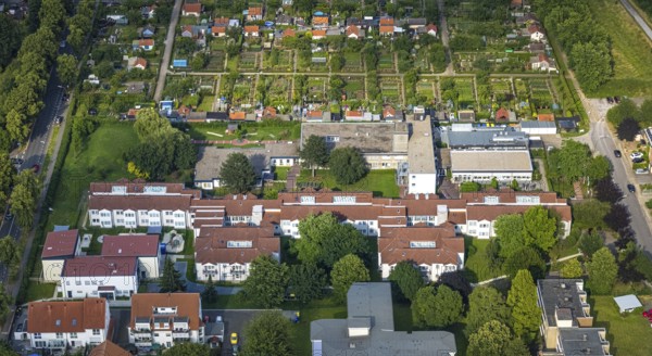 Aerial view of the AWO retirement home Hermann-Görlitz-Seniorenzentrum, Bergkamen, Ruhr area, North Rhine-Westphalia, Germany, DE, Europe, aerial photo, birds-eyes view, aerial photography, aerial photography, overview, bird's eye view, retirement home, nursing home, retirement residence