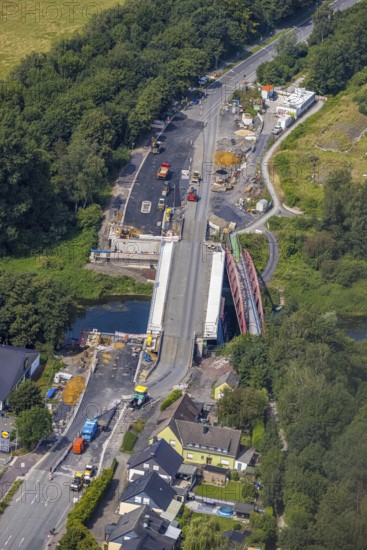 Aerial view, construction site and new construction of a bridge on Werner Straße over the river Lippe in Rünthe, Bergkamen, Ruhr area, North Rhine-Westphalia, Germany, construction work, construction area, building site, building plots, construction measure, construction project, construction site, bridge, bridge construction, bridge crossing, federal road B233, DE, Europe, property tax, aerial view, aerial photography, aerial photography, new construction, overview, bird's eye view, overview