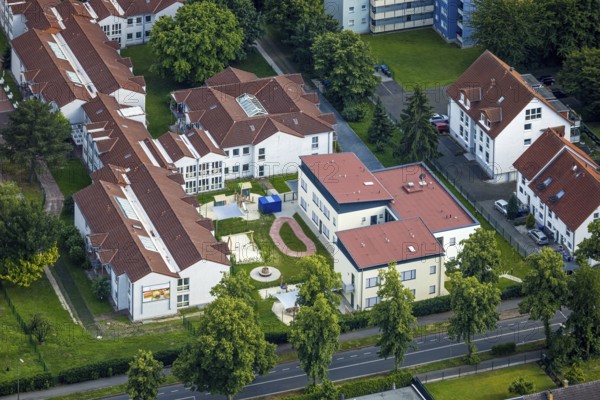 Aerial view of the AWO retirement home Hermann-Görlitz-Seniorenzentrum, Bergkamen, Ruhr area, North Rhine-Westphalia, Germany, DE, Europe, aerial photo, birds-eyes view, aerial photography, aerial photography, overview, bird's eye view, retirement home, nursing home, retirement residence