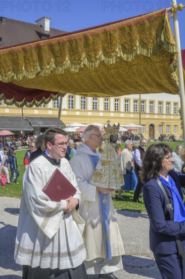 Procession on 1 May with the Black Madonna, Altötting, Bavaria, Germany