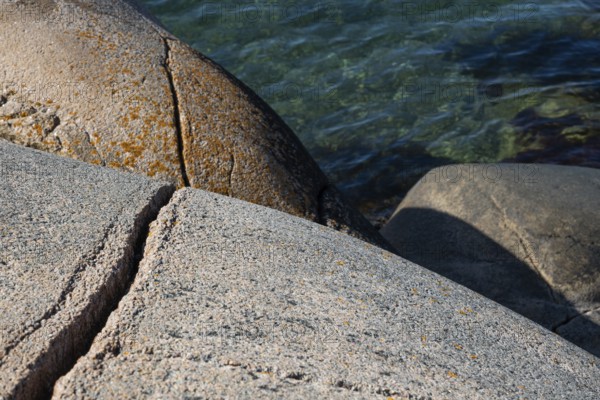 Rocky coast, Bohus granite, cracks in the rock, Ramsvik, Naturreservat Ramsviklandet, Bohuslän, Skagerrak, Sotenäs, Västra Götalands län, Sweden