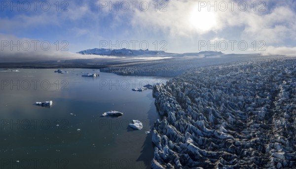 Glacier and mountains of the Vatnajökull glacier, Vatnajökull National Park, South Iceland, Iceland