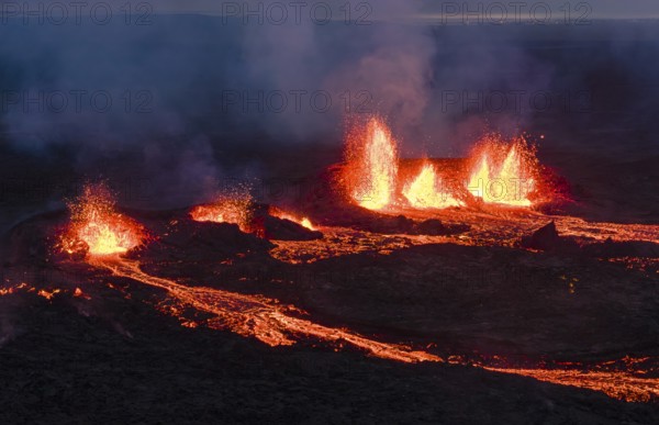 Volcanic eruption, Sundhnúkur crater chain, near Grindavik, Reykjanes Peninsula, Southwest Iceland, Iceland
