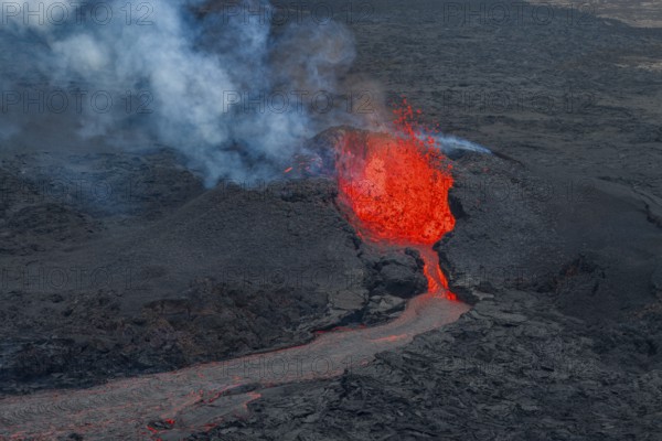 Volcanic eruption, Sundhnúkur crater chain, near Grindavik, Reykjanes Peninsula, Southwest Iceland, Iceland
