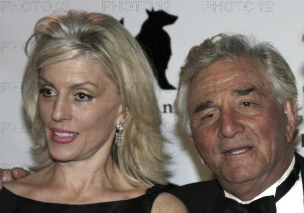 Peter Falk and Shera Danese at the the 2nd Annual Guardian IDA Awards fundraiser held at Paramount Studios in Hollywood, USA on October 30, 2004, Hollywood, CA, USA, Los Angeles, California, USA