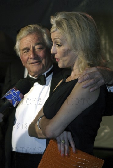 Peter Falk and Shera Danese at the the 2nd Annual Guardian IDA Awards fundraiser held at Paramount Studios in Hollywood, USA on October 30, 2004, Hollywood, CA, USA, Los Angeles, California, USA