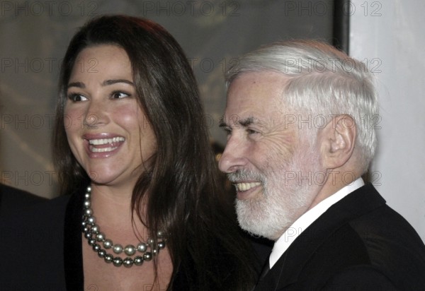 Dr. Elliot M. Katz and Keely Shaye Smith at the the 2nd Annual Guardian IDA Awards fundraiser held at Paramount Studios in Hollywood, USA on October 30, 2004, Hollywood, CA, USA, Los Angeles, California, USA