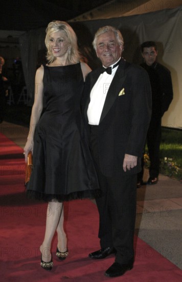 Peter Falk and Shera Danese at the the 2nd Annual Guardian IDA Awards fundraiser held at Paramount Studios in Hollywood, USA on October 30, 2004, Hollywood, CA, USA, Los Angeles, California, USA