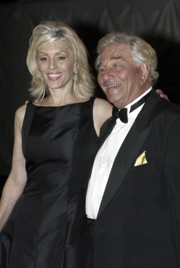 Peter Falk and Shera Danese at the the 2nd Annual Guardian IDA Awards fundraiser held at Paramount Studios in Hollywood, USA on October 30, 2004, Hollywood, CA, USA, Los Angeles, California, USA