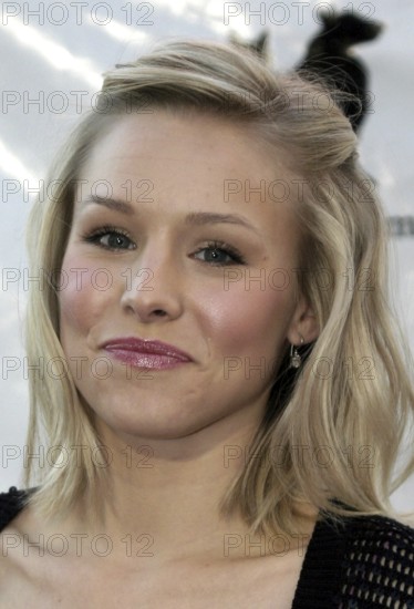 Kristen Bell at the the 2nd Annual Guardian IDA Awards fundraiser held at Paramount Studios in Hollywood, USA on October 30, 2004, Hollywood, CA, USA, Los Angeles, California, USA