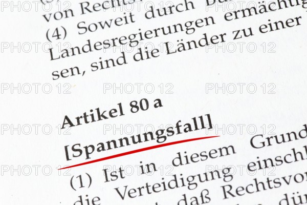 Case of tension Symbolic image: close-up of Article 80a in the German Basic Law