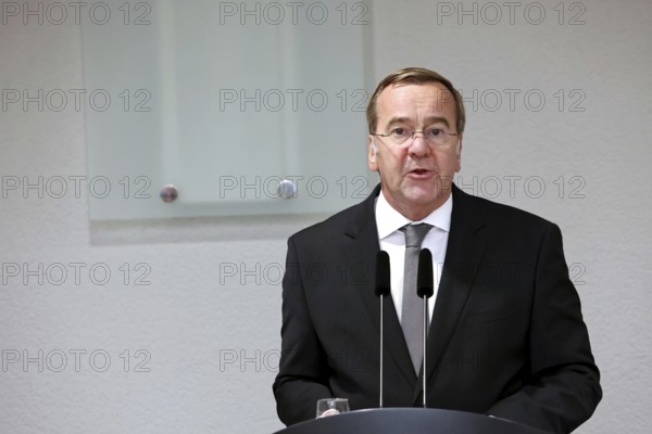 Federal Minister of Defence Boris Pistorius - Award of the Order of Merit of the Federal Republic of Germany to Lloyd James Austin III in recognition of his personal commitment to strengthening the German-American friendship and bilateral defence and military policy cooperation at the Federal Ministry of Defence, Berlin, 01.10.25