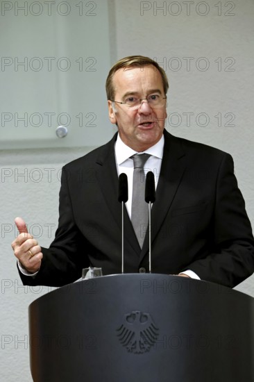 Federal Minister of Defence Boris Pistorius - Award of the Order of Merit of the Federal Republic of Germany to Lloyd James Austin III in recognition of his personal commitment to strengthening the German-American friendship and bilateral defence and military policy cooperation at the Federal Ministry of Defence, Berlin, 01.10.25