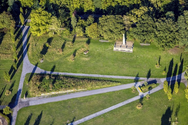 Aerial view, parade ground with war memorial, Germania memorial for the fallen of the Franco-Prussian War 1870/71, historical sight, centre, Hamm, Ruhr area, North Rhine-Westphalia, Germany, DE, memorial, Europe, aerial view, aerial photography, aerial photography, memorial, overview, bird's-eye view, overview
