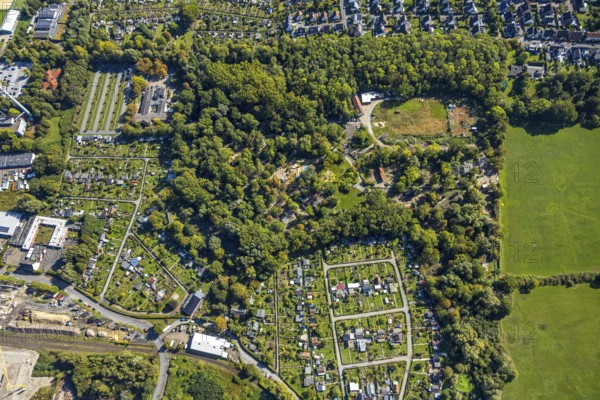 Aerial view, Hamm im Wald zoo, KGV Kleingartenverein Bahn-Landwirtschaft Essen e.V., centre, Hamm, Ruhr area, North Rhine-Westphalia, Germany, DE, Europe, community garden, KGV, allotment garden, allotment garden site, allotment garden association, allotment gardener association, allotment garden colony, aerial view, aerial photography, aerial photography, park, allotment garden, overview, bird's-eye view, overview