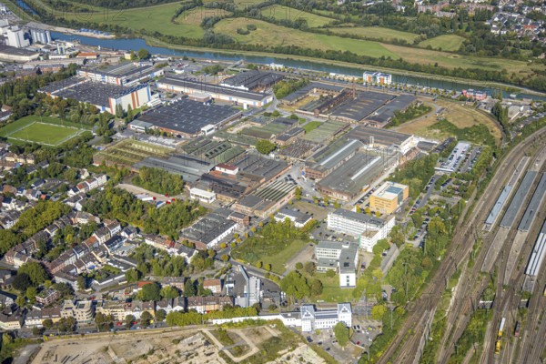 Aerial view, harbour at the Datteln-Hamm canal, industrial area Hafenstraße and Dortmunder Straße, voestalpine Böhler plant, centre, Hamm, Ruhr area, North Rhine-Westphalia, Germany, DE, Europe, commercial enterprise, commercial area, commercial property, commercial site, commercial use, harbour, harbour area, harbour area, harbour overview, industrial area, industrial site, aerial view, aerial photography, aerial photography, overview, bird's eye view, birds-eyes view, overview