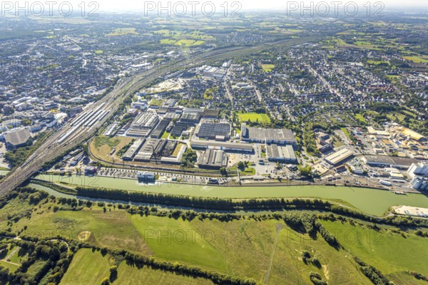 Aerial view, harbour at the Datteln-Hamm canal, industrial area Hafenstraße and Dortmunder Straße, main station and view to the marshalling yard, centre, Hamm, Ruhr area, North Rhine-Westphalia, Germany, DE, Europe, railway tracks, tracks, goods trains, harbour, harbour area, harbour overview, aerial view, aerial photography, aerial photography, overview, bird's eye view, birds-eyes view, overview