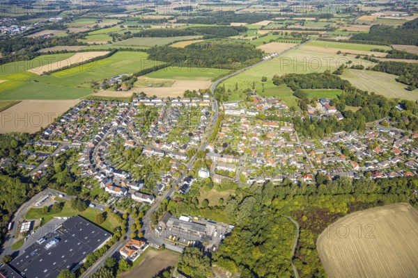 Aerial view, residential area, local view district Neue Kolonie, federal road B63, below Kaufland Hamm-Heessen, district Heessen, Hamm, Ruhr area, North Rhine-Westphalia, Germany, DE, Europe, property tax, real estate, aerial view, aerial photography, aerial photography, supermarket, overview, bird's eye view, residential area, living and living, residential area, quality of life, residential neighbourhood, housing estate, residential area, birds-eyes view, overview