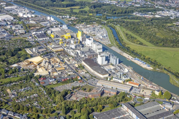 Aerial view, harbour area, Brökelmann und Co. oil mill in the harbour at the Datteln-Hamm canal, commercial area Radbodstraße at the river Lippe, centre, Hamm, Ruhr area, North Rhine-Westphalia, Germany, DE, Europe, commercial enterprise, commercial area, commercial property, commercial site, commercial use, harbour, harbour area, industrial area, industrial site, aerial photograph, aerial photography, aerial photography, overview, bird's eye view, birds-eyes view, overview