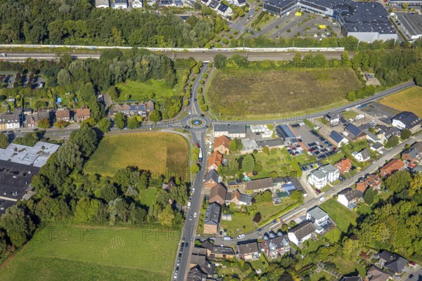 Aerial view, residential area with roundabout Vogelstraße, Frielicker Weg and Ahlener Straße, meadow areas, district Heessen, Hamm, Ruhr area, North Rhine-Westphalia, Germany, DE, Europe, property tax, real estate, roundabout, aerial view, aerial photography, aerial photography, road traffic, overview, bird's eye view, residential area, housing and living, residential area, quality of life, residential quarter, housing estate, residential area, birds-eyes view, overview